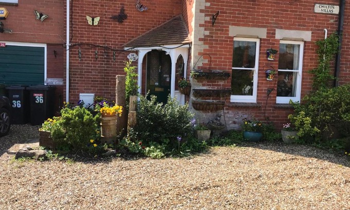 Goring Bed & Breakfast | Melrose cottage