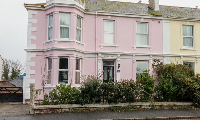 Maenporth House | Melvill House
