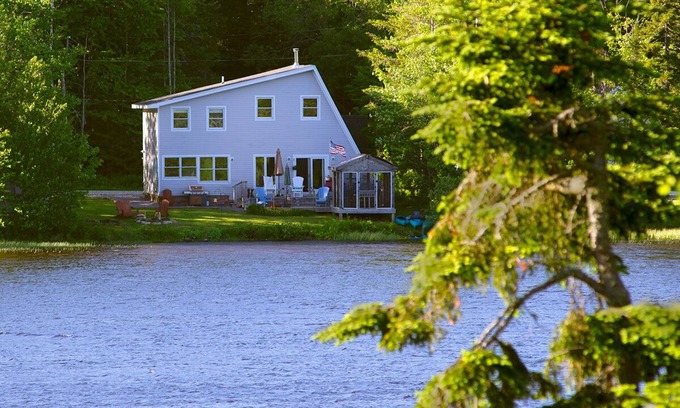 Woodford House | Meme's High Mountain Lake House