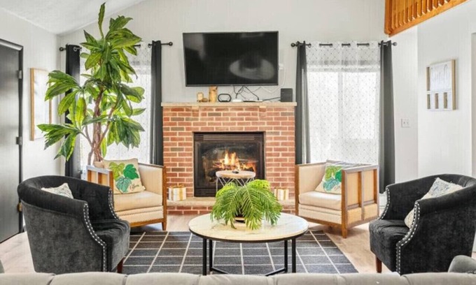 Long Pond House | Memorable Getaway Poconos