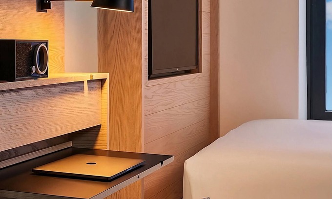 Washington Heights Hotel | Memorable Stay in New York! Radio Hotel, Pet-Friendly Studio Room!