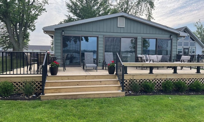 Warsaw Cottage | Memorable Vacation Awaits on Big Chapman Lake! Sleeps 8! Optional Pontoon!