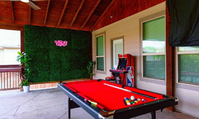 Lockhill Estates House | Memorable Vacations 5 stars- Discounts
