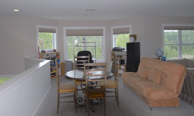 Pittsfield Condo | MEMORIAL DAY WEEK THRU 6/30 AVAILABLE!!!