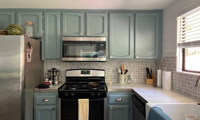 Auburn Apartment | Memory foam Double Bed w private Bathroom straight across the hall