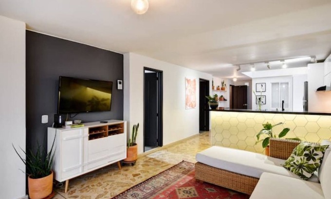 El Poblado Apartment | Memory Foam King Bed, 300Mb Wifi, Dishwasher, Study & Laundry — Manila, Poblado