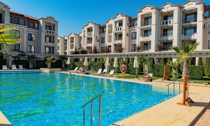 Sozopol Apartment | Menada *Green Life* Apartment with Balcony