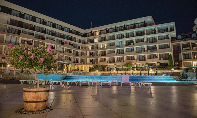 Yurta Hotel | Menada Luxor Apartments