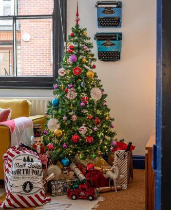 York House | Menagerie House Luxury 3-Bedroom Cottage with Walk Score 98 in Central York