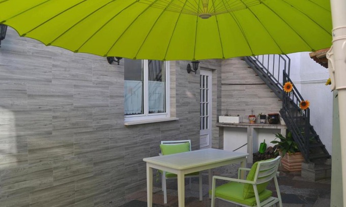Mansilla de las Mulas House | MENCIA