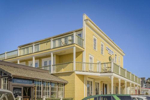 Mendocino Hotel | Mendocino Hotel & Garden