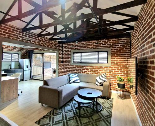 Garsfontein Apartment | Menlyn View Unit 8