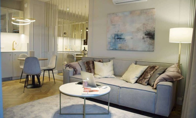 Mirow Apartment | Mennica Residence | Emerald Apartment | Prestige