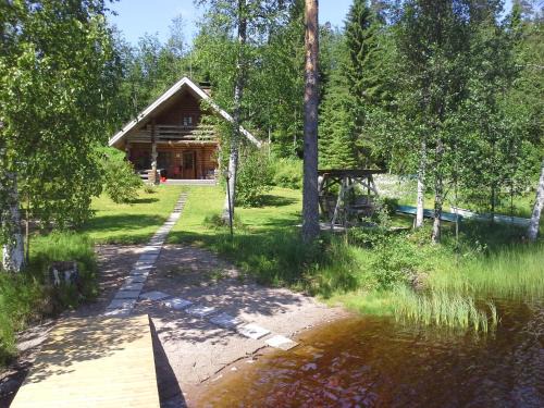 Kitula House | Menninkäinen Cottage