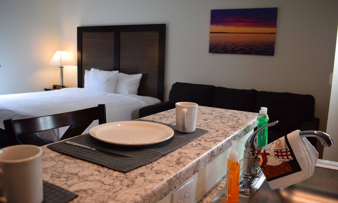 Marinette Hotel | Menominee River Extended Stay Hotel