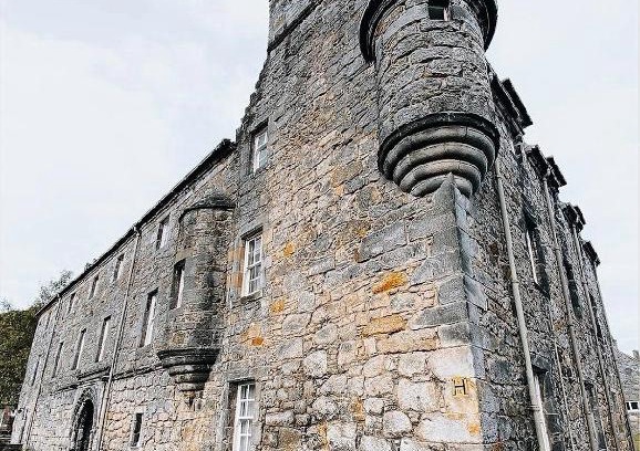 Menstrie Apartment | Menstrie Castle Stay