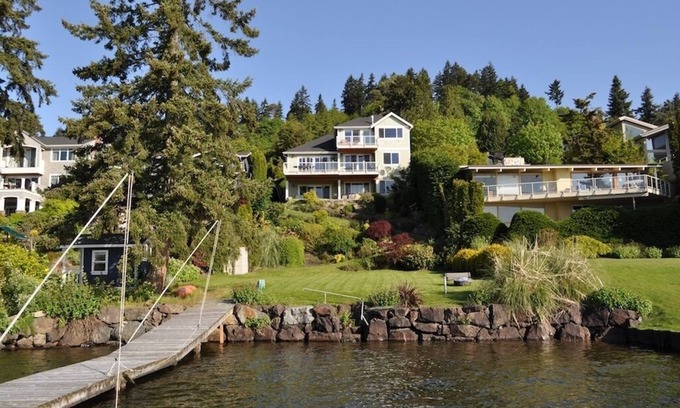 Mercer Island House | Mercer Island Waterfront Villa
