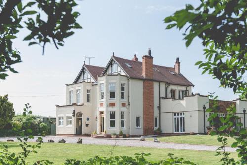 Wirral House | Mere Brook House