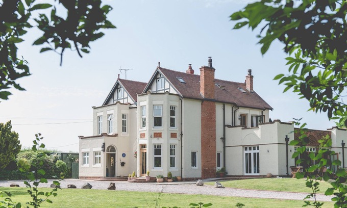 Wirral Bed & Breakfast | Mere Brook House