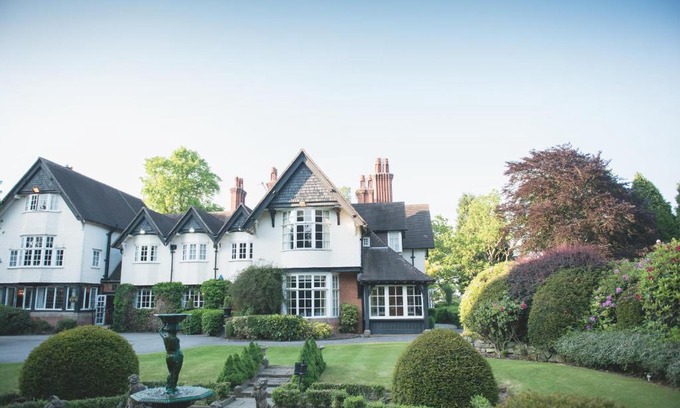 Mere Hotel | Mere Court Hotel