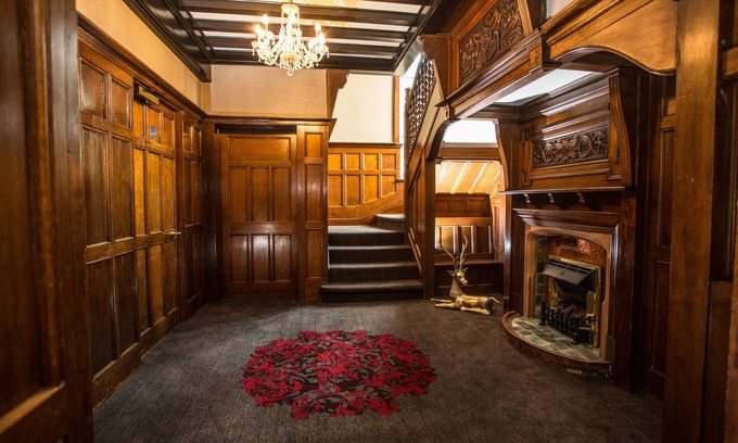 Mere Hotel | Mere Court Hotel