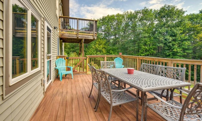 Meredith House | Meredith Home with Deck 6 Mi to Lake Winnipesaukee!