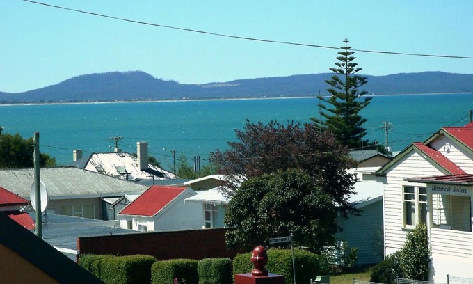 Swansea House | Meredith House