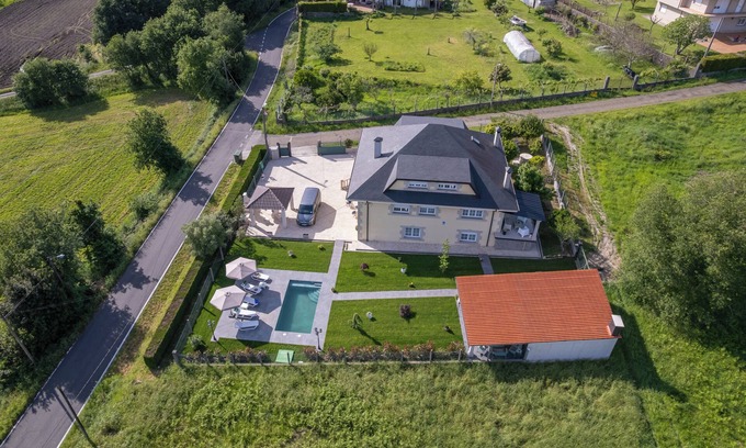 Dodro Cottage | mereiras house