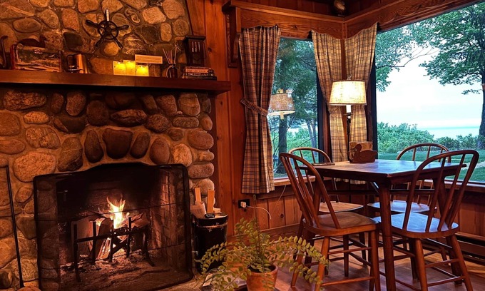 Harbor Springs House | Merganser Cabin at Blisswood Resort