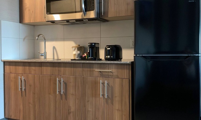 Regina Hotel | Meridian Inn & Suites Regina Airport