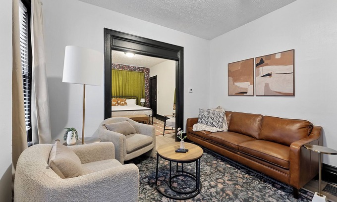 German Village Apartment | Merion Village Residences 1166 – 2 BDR Charmer in Highly Walkable Area!