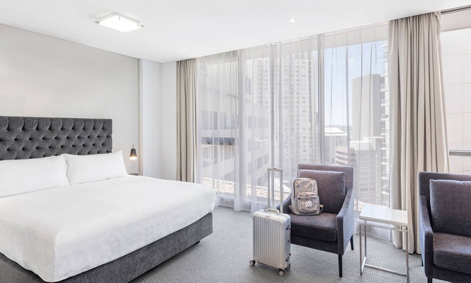 Haymarket Apartment | Meriton Suites Campbell Street, Sydney