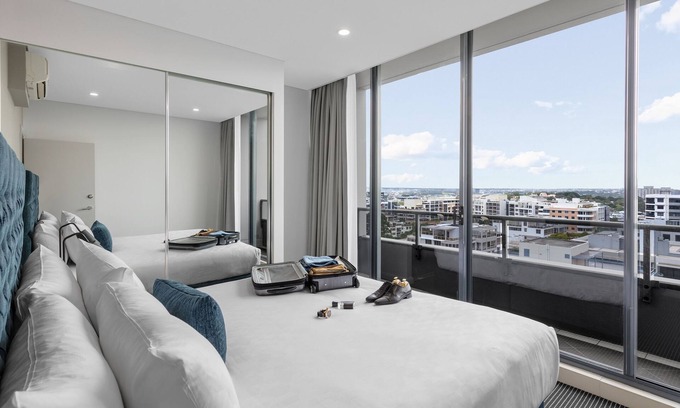 Waterloo Apartment | Meriton Suites Waterloo
