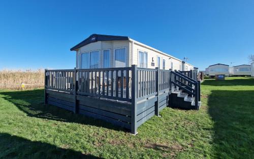 Selsey House | Merlin's Retreat, West Sands Holiday Park, Selsey