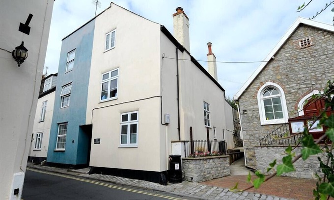 Lyme Regis Cottage | MERMAID HOUSE, family friendly, country holiday cottage in Lyme Regis