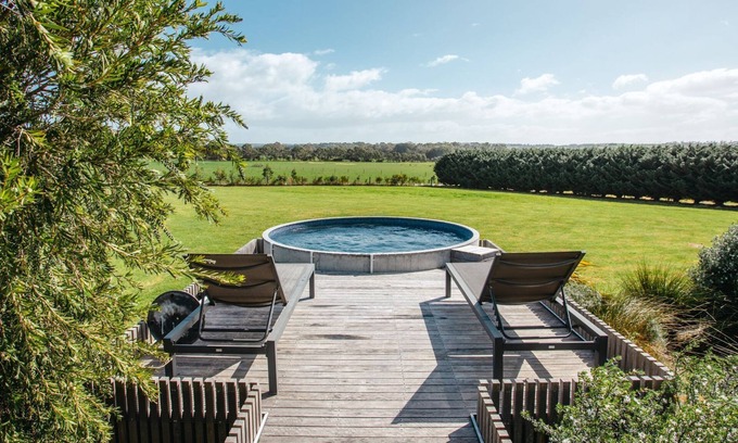 Balnarring Beach House | Merricks View - Rural outlook with Tennis Court & Plunge Pool