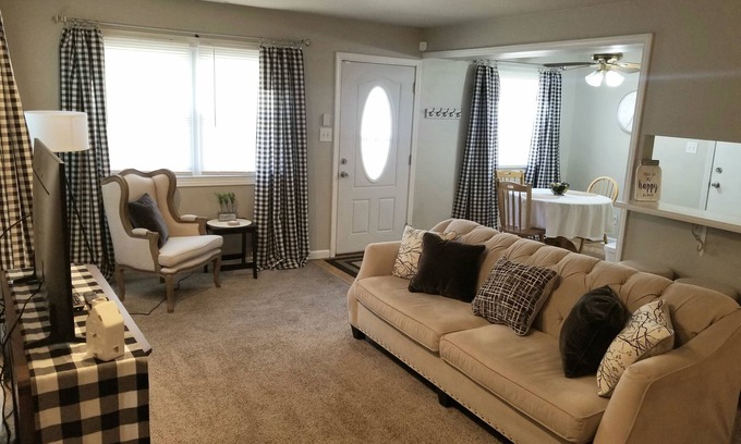 Merrillville Condo | Merrillville Condo-Close to Hospitals and Refinery