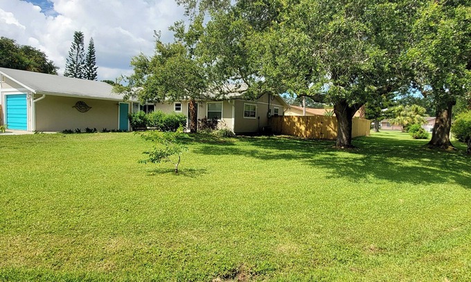 Merritt Island Bed & Breakfast | Merritt Island Trent Art House