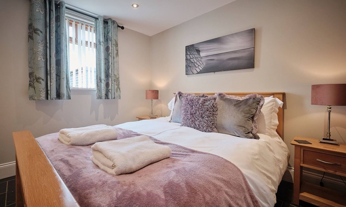 Folkton Cottage | Merry Dale Cottage at Humble Bee Farm