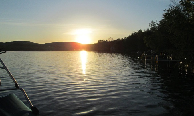 New Durham House | Merrymeeting Lake Living Retreat - Perfect Location For Couples or Family