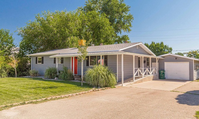 Fruita House | Mesa Manor: Spacious Comfort & Modern Family Retreat