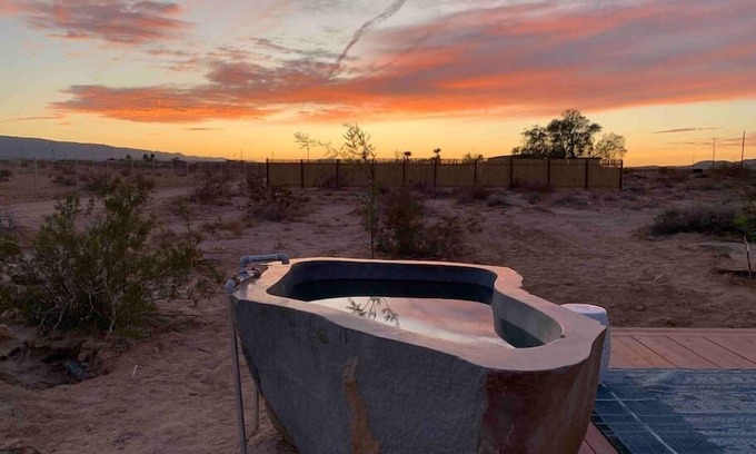 Wonder Valley House | Mesquite Cabin Studio w/Private Hot Springs Tub