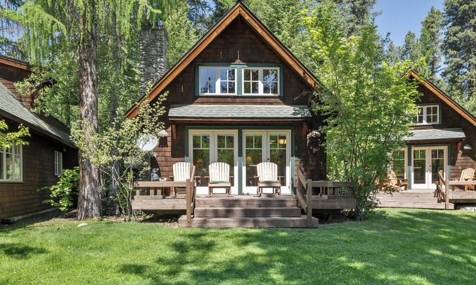 Camp Sherman Cabin | Metolius River Resort Cabin 4 Luxurious cabin on the Metolius River w/fireplace