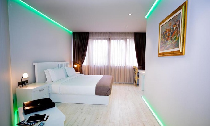 Blloku Hotel | Metro Hotel Tirana