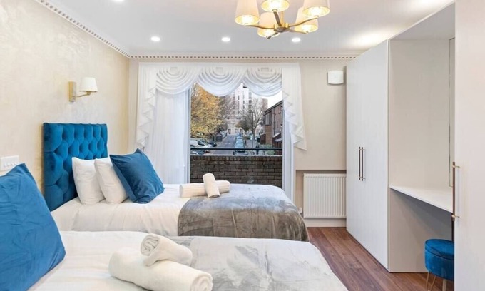 Tottenham Green House | Metro Majesty: 5-Bedroom Gem in South Tottenham