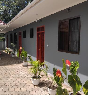 Boma la Ngombe Bed & Breakfast | Meuly Family Lodge