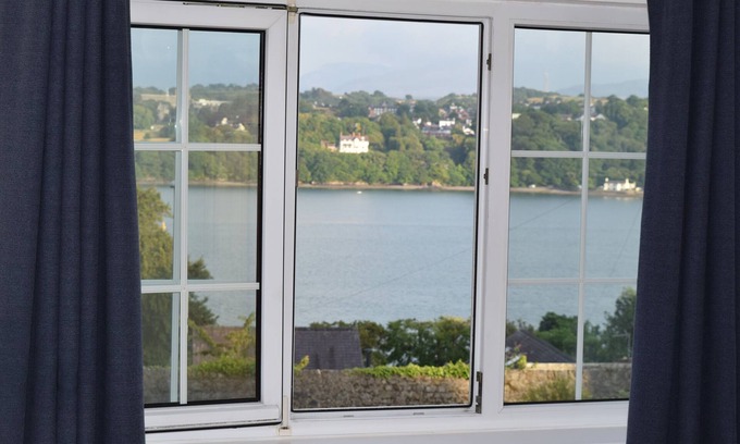 Menai Bridge Cottage | MEWS COTTAGE, pet friendly, character holiday cottage in Menai Bridge