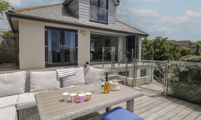 Wembury Cottage | MEWSTONE VIEW, pet friendly, country holiday cottage in Wembury