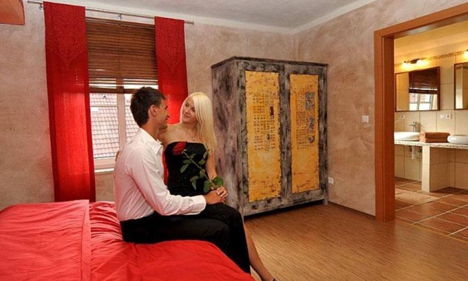 Spittal an der Drau Bed & Breakfast | Mexican themed room Chichen Itza - The bedroom - Experience &