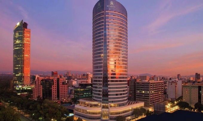 Reforma Apartment | Mexico City Luxury One-Bedroom Residence with Designer Furnishings